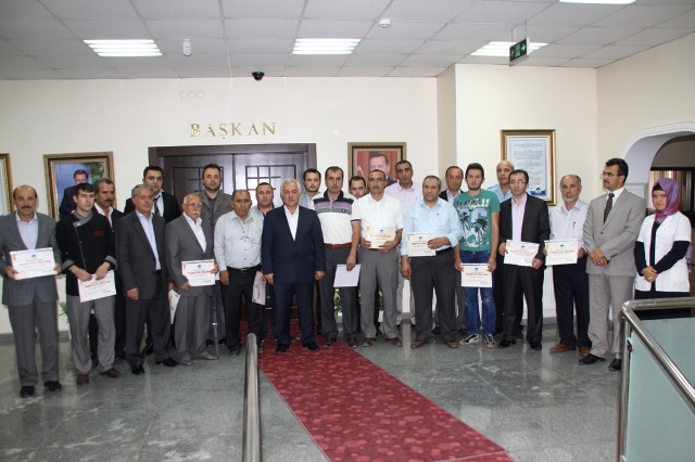 ÇUBUK’TA ÖRNEK İŞYERLERİNE TEŞEKKÜR BELGESİ VERİLDİ