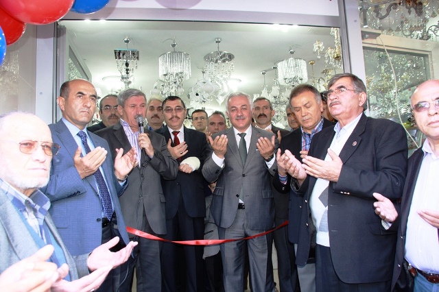 MODERN İŞYERLERİ İLÇEMİZE KATKIDA BULUNUYOR