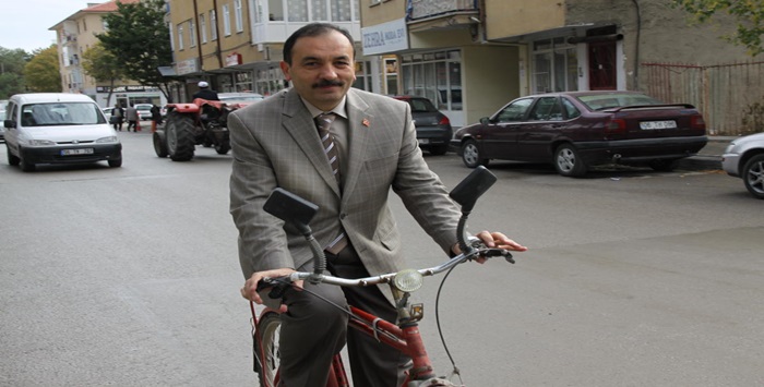 Bisiklet tutkusundan vazgeçemiyor