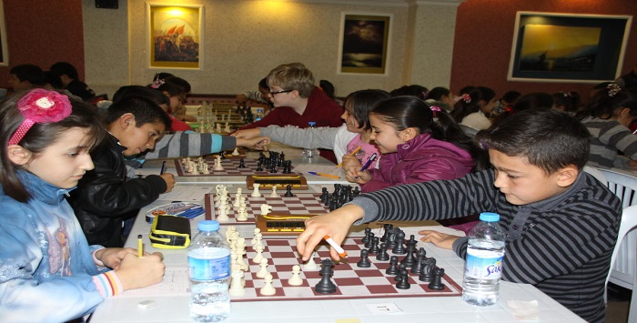 Çubuk’ta satranç turnuvası başladı