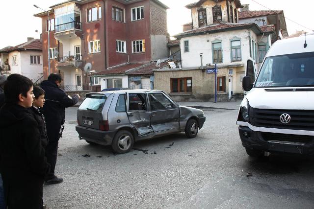 Çubuk’ta trafik kazası: 4 yaralı