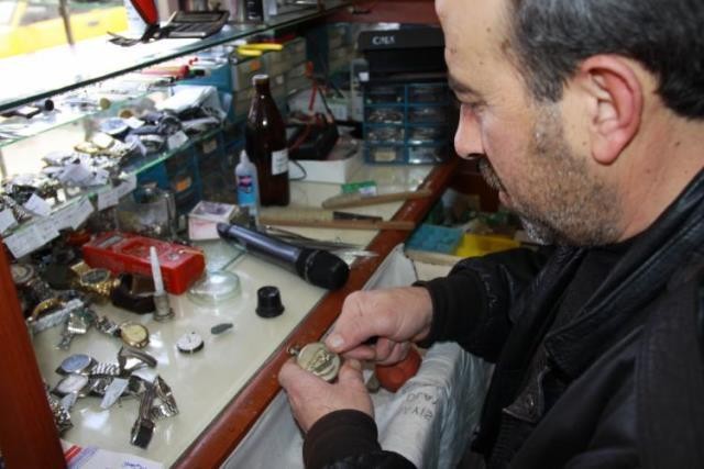Saat tamircileri, Çin ürünleri ve teknolojiye direniyor