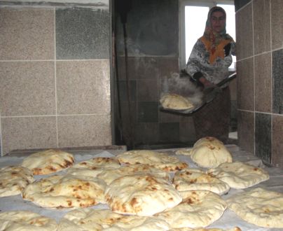 Şehirde Yaşıyorlar Ama Köy Ekmeğinden Vazgeçmiyorlar