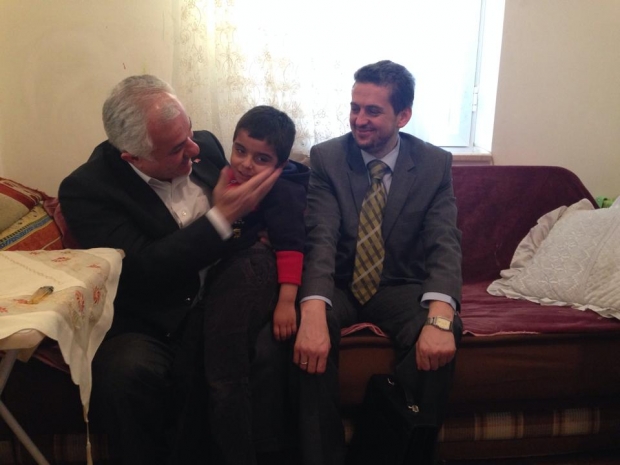 BAŞKAN ÖZDEN SURİYELİ MÜLTECİLERİ ZİYARET ETTİ