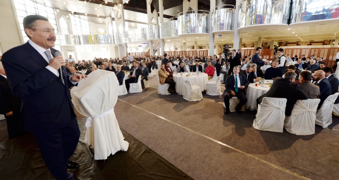 Ankara Büyükşehir Belediye Başkanı Gökçek, köy muhtarlarını ağırladı