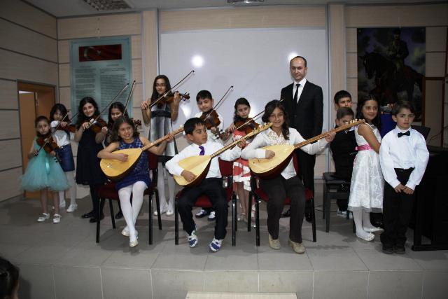 Çubuk’ta minik öğrencilerden büyük konser