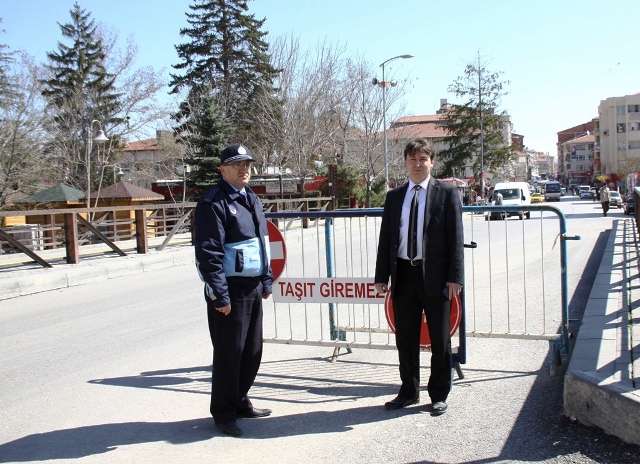 Atatürk ve Kıbrıs Caddelerinde tek yön uygulaması kaldırıldı