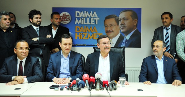 MELİH GÖKÇEK GALİBİYETİNİ İLAN ETTİ…