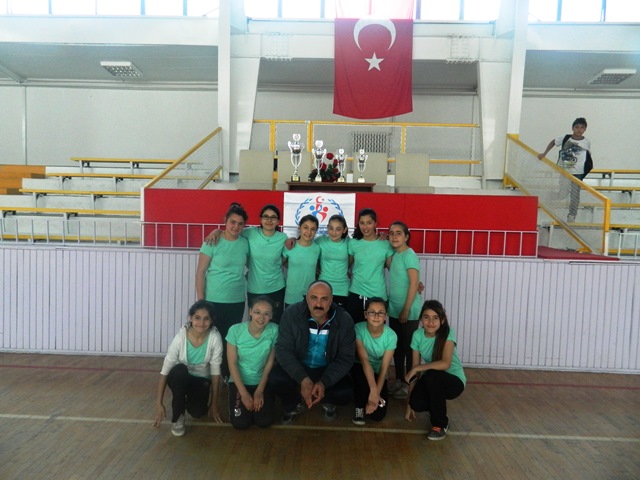 “VOLEYBOL TURNUVASI” NDA  FİNALİN ADI: ATATÜRK ORTAOKULU- ÇUBUK ORTAOKULU