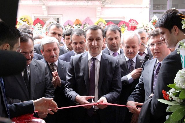 ELÖREN GİYİM YENİ MAĞAZASI TÖRENLE AÇILDI