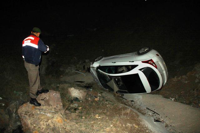 Çubuk’ta otomobil uçuruma yuvarlandı: 1 yaralı