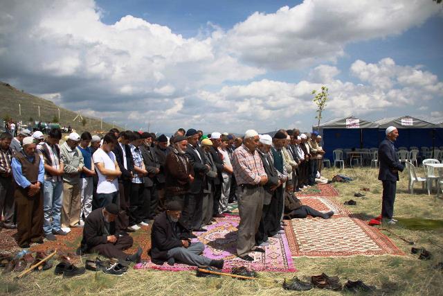 Çubuk'ta, besiciler ve kasaplar yağmur duasına çıktı