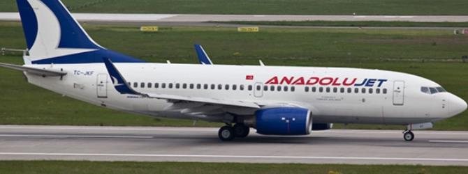 Kendini uçağın tuvaletine kilitleyen yolcu, serbest bırakıldı