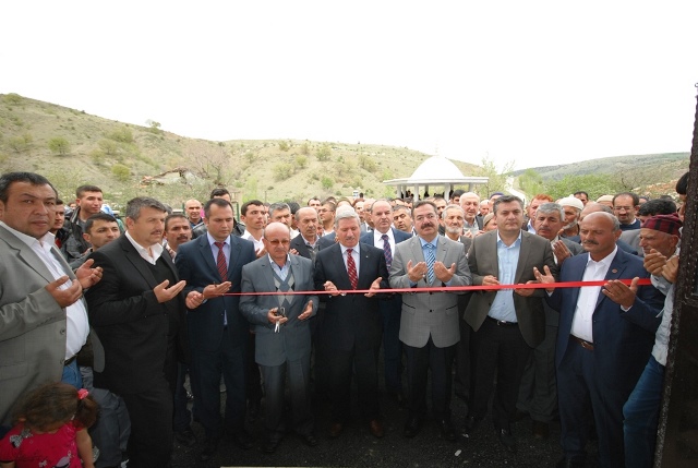 Küçükali Camii İbadete Törenle Açıldı