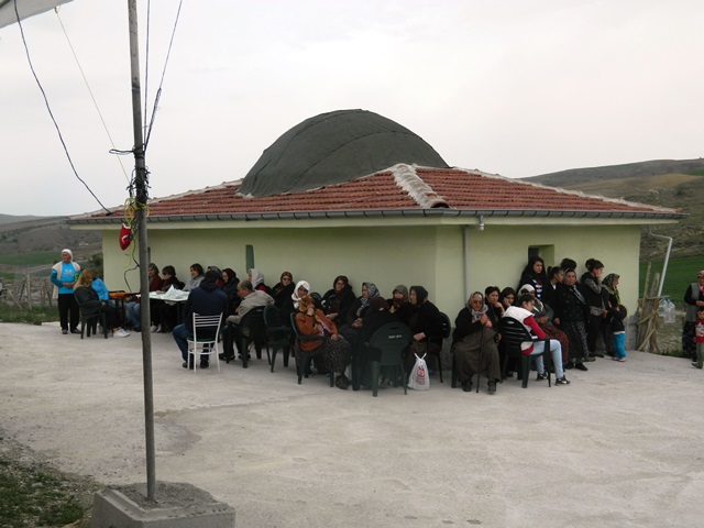 KARGINLILAR YAĞMUR DUASINDA...