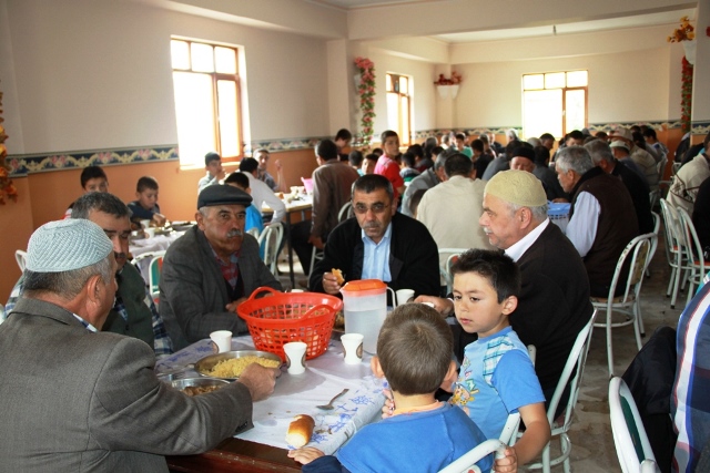 ÇUBUK’TA MAHALLELİLER ŞÜKÜR DUASINA ÇIKTI