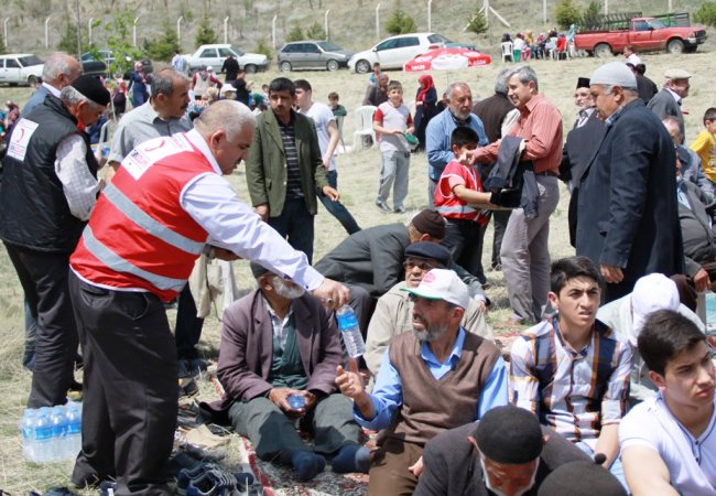Türk Kızılay'ı Çubuk Şubesi Etkinliklerde Yardıma Koştu