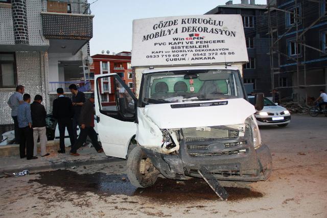 Çubuk'ta Trafik Kazası: 2 Yaralı