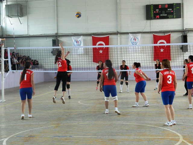 VOLEYBOL TURNUVASI’ NDA  İKİNCİ GÜN MAÇLARI...
