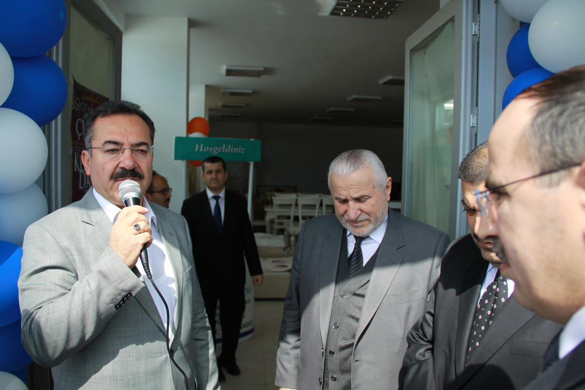 Çubuk'ta öğrencilerin yararına kermes açıldı