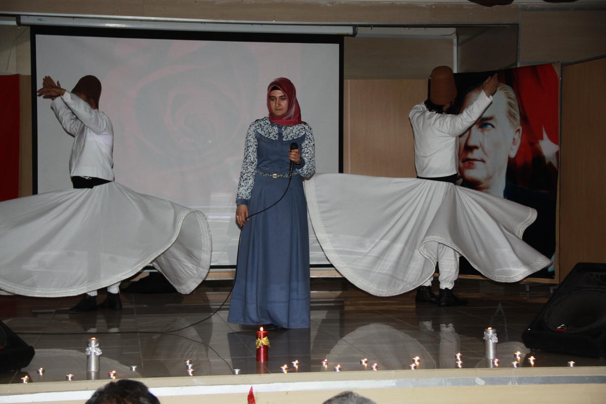 İmam Hatip Lisesi öğrencilerinden şiir programı