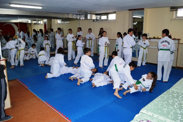 Çubuk'ta Tekvando Kuşak Terfi Sınavı Yapıldı