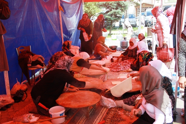 Çubuk’ta Kur'an Kursu yararına kermes açıldı