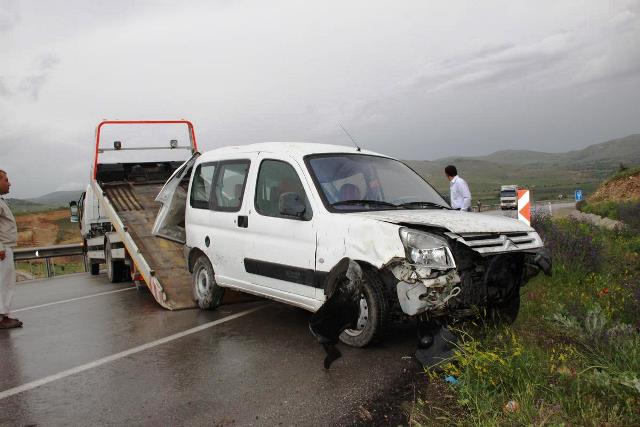 Çubuk'ta otomobil devrildi: 1 yaralı