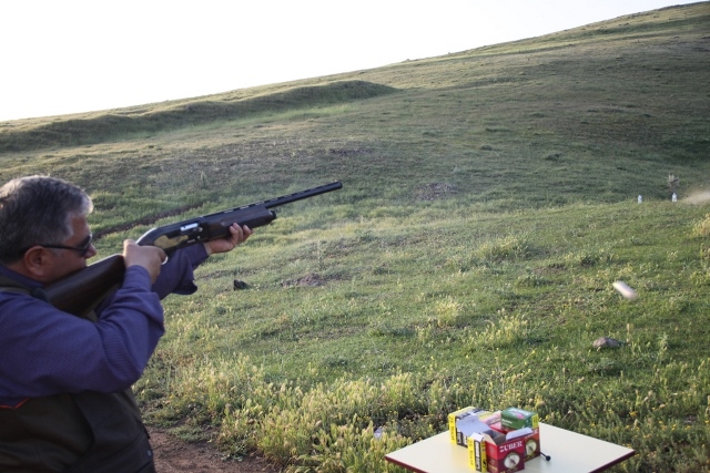 Avcılar Dernek Başkanı Şahan, Av Tüfeklerini Test Etti‏