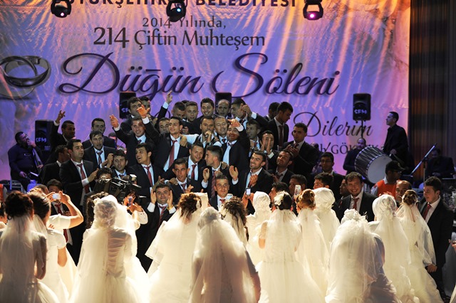 BÜYÜKŞEHİR’DEN 214 ÇİFTE MUHTEŞEM DÜĞÜN…