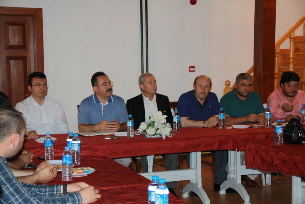 BÜROKRATLAR VE İŞADAMLARI ÇUBUKSPOR İÇİN BİR ARAYA GELDİ