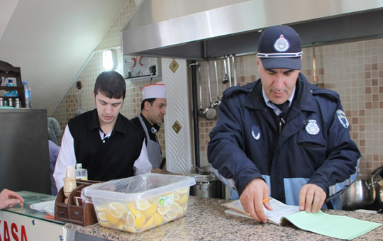 Bakkallara ‘Hijyen’ eğitimi verildi