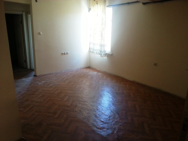 ÇUBUK'TA 75 M2 SATILIK OFİS  (40.BİN TL)