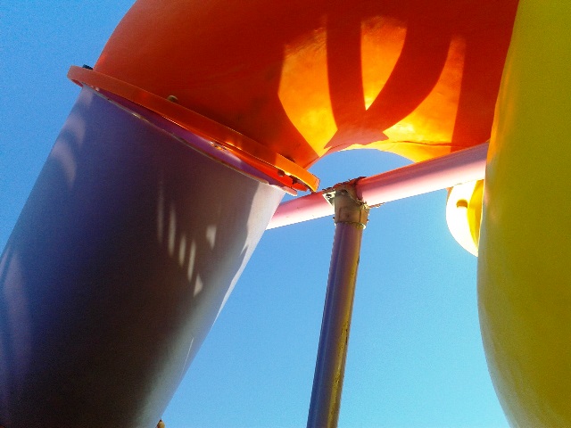 ÇOCUK PARKINDAKİ OYUN MALZEMELERİ TEHLİKE ARZEDİYOR