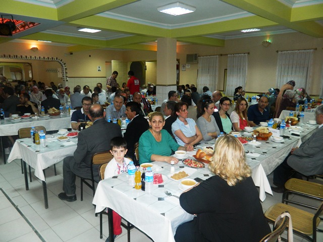 TÜRK KIZILAY’INDAN GELENEKSEL İFTAR YEMEKLERİ...
