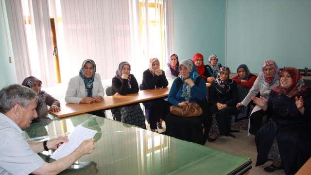 Mahallenin Kadınları Cami İmamına Sahip Çıktı