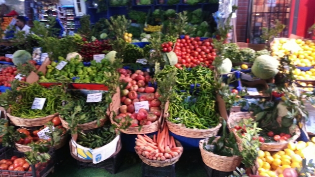 Çubuklu Manav, Marketlere Karşı Direniyor