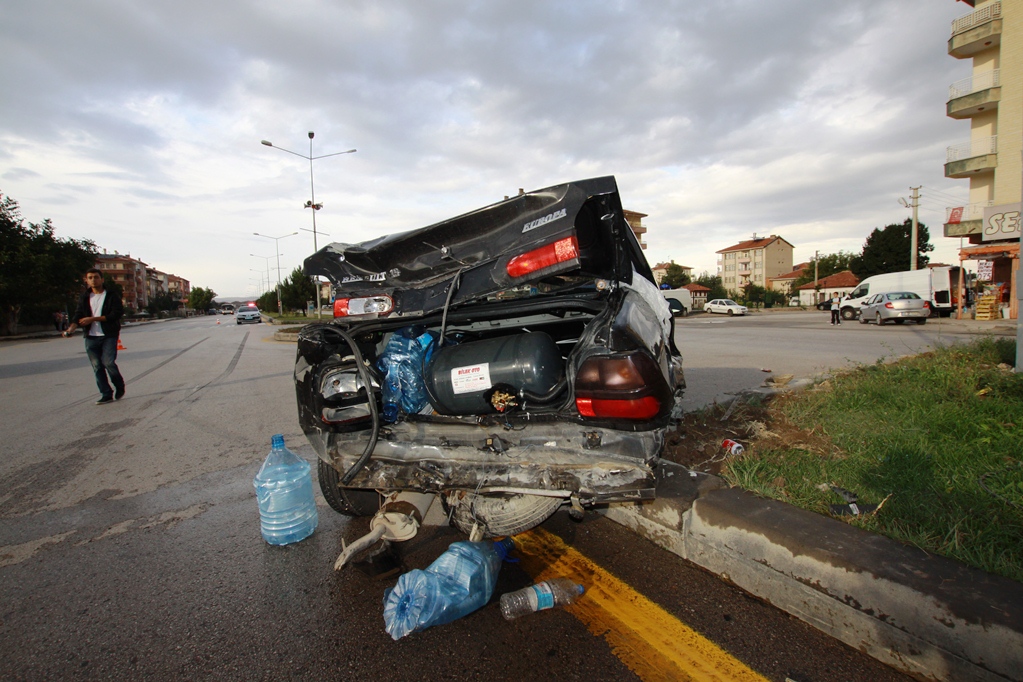 Çubuk'ta Trafik Kazası: 3 Yaralı