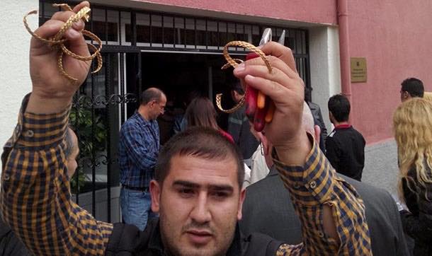 KPSS'ye 7 bileziğini pense ile keserek girebildi