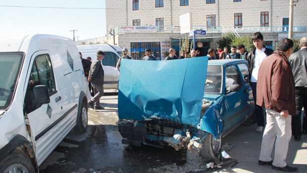 Çubuk'ta Trafik Kazası: 2 Yaralı