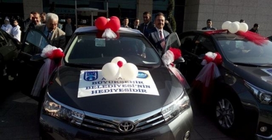 BÜYÜKŞEHİR’DEN 16 İLÇE BELEDİYESİNE ARAÇ ARMAĞANI…‏