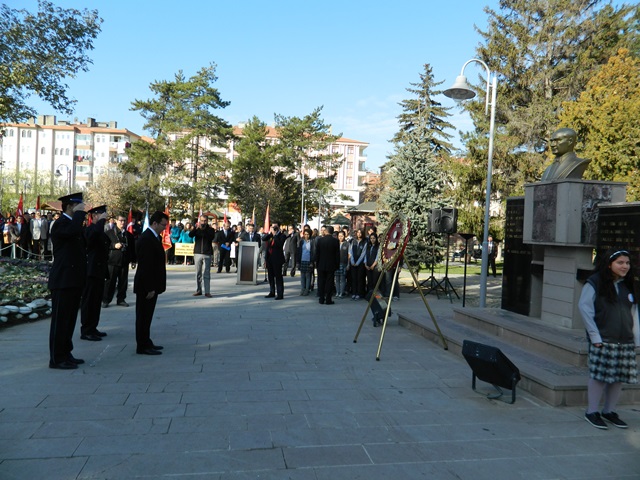 ATAMIZI SAYGIYLA VE ÖZLEMLE ANDIK