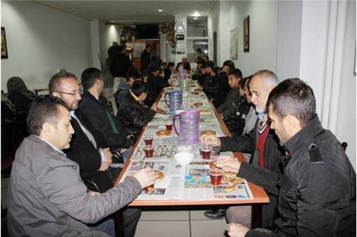 SABAH NAMAZINDAN SONRA ÇAY VE SİMİT