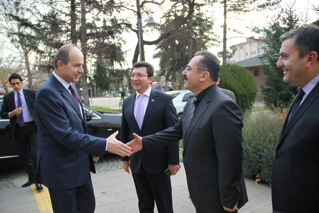 Ankara Valisi Kılıçlar, Başkan Acehan’ı Makamında Ziyaret Etti