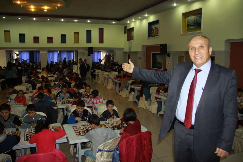 Satranç ustaları Atatürk Kupası için ter döktü