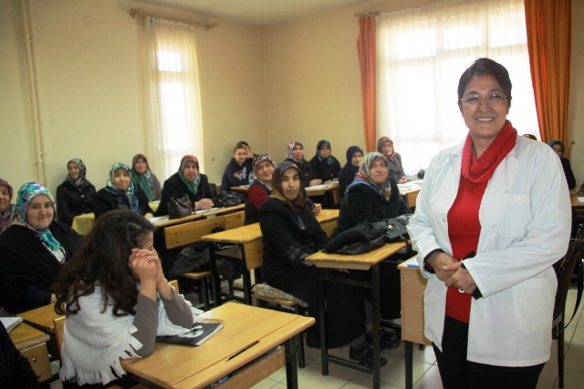 Hem Meslek Öğreniyorlar, Hem de Para Kazanıyorlar