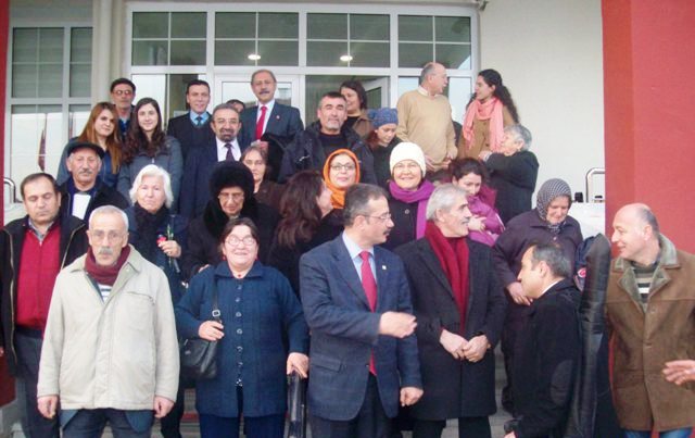 CHP İLÇE’DEN HUZUREVİ’NE ZİYARET