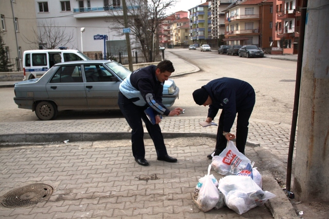 GELİŞİGÜZEL ÇÖP ATANA CEZA YAĞDI‏