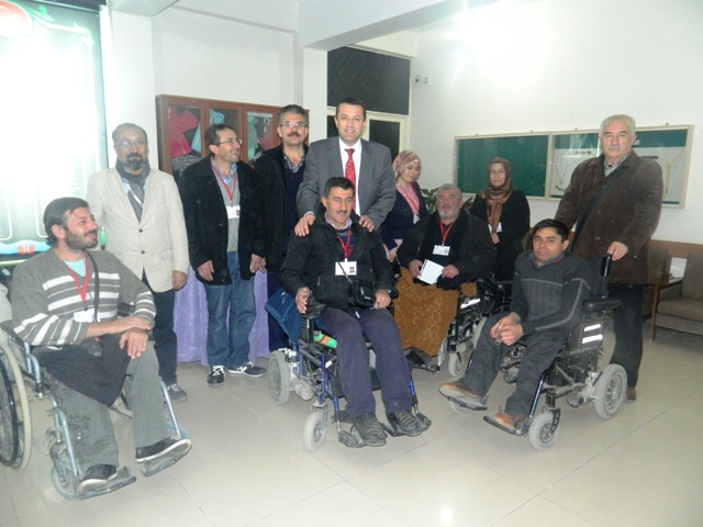 ENGELLİLER “EL EMEĞİ GÖZ NURU ÜRÜNLERİNİ SERGİLEDİLER”