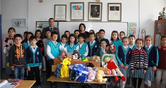 Çubuklu öğrencilerden oyuncak kampanyası